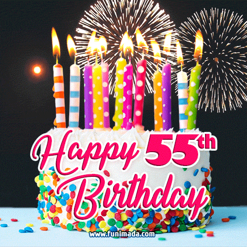 Pohyblivé gif přání k 55. narozeninám s barevnými svíčkami a vybuchujícími ohňostroji s nápisem "Happy 55th birthday". 