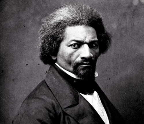 Černobílý portrét Fredericka Douglasse