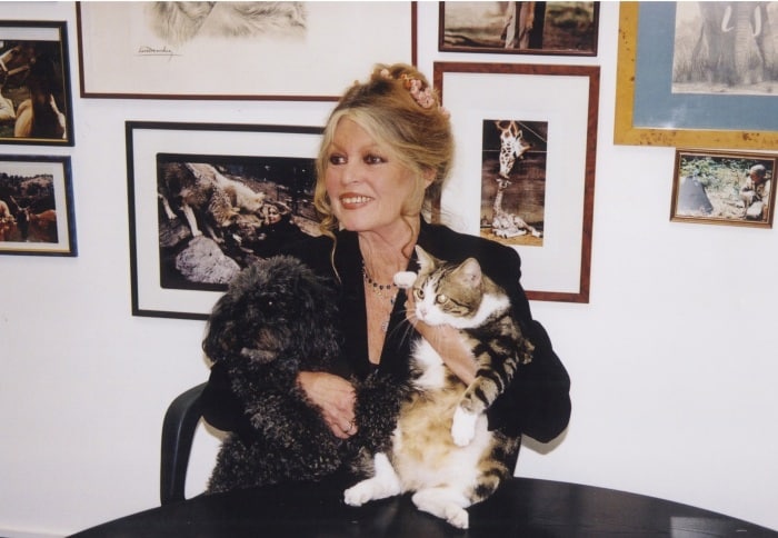 Brigitte Bradot se zvířaty.