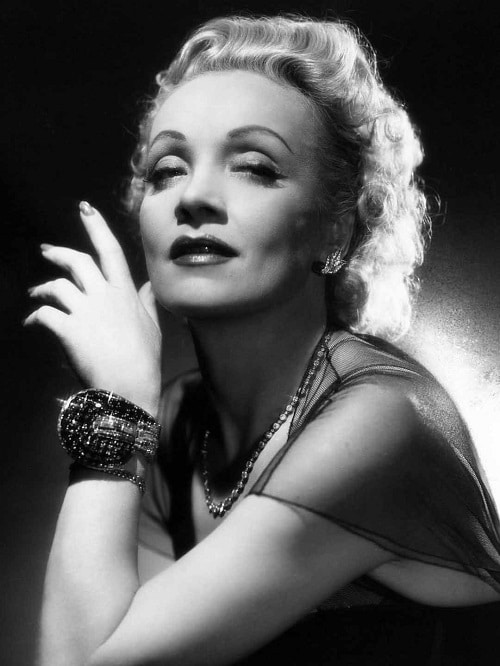 Černobílý portrét Marlene Dietrich