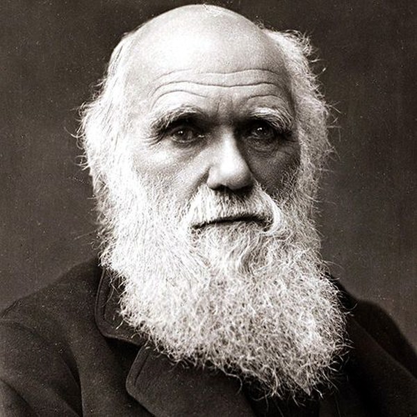 Černobílý snímek Charlese darwina.