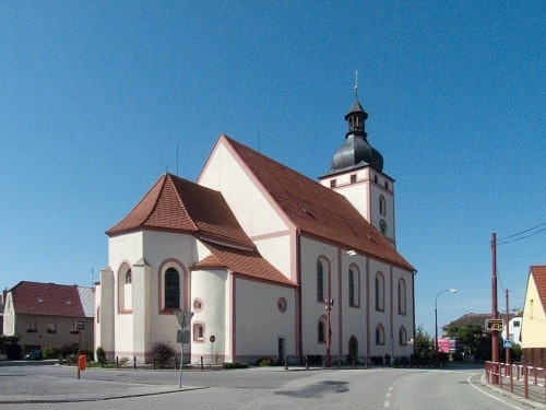 Fotografie kostela v Rudolfově.