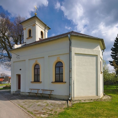 Fotografie kostela v obci Vincencov v České republice.