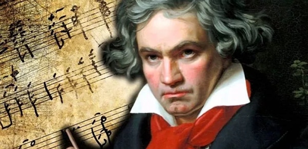 Malovaný portrét Ludwiga Van Beethovena s notami