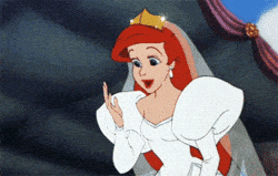 GIF blahopřání k jmeninám pusa k svátku od Disney princezny. 