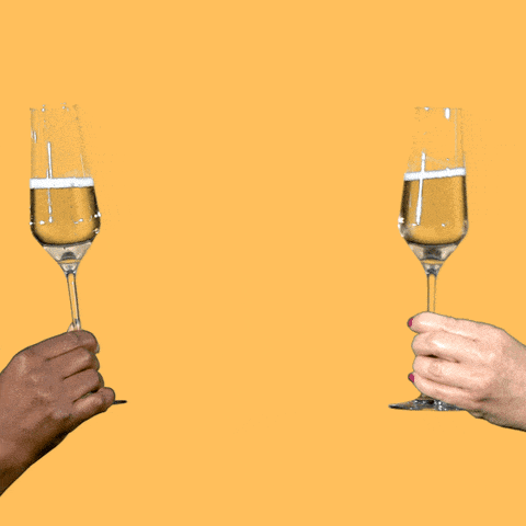 GIF přání k svátku s lidmi dávající šampaňské.