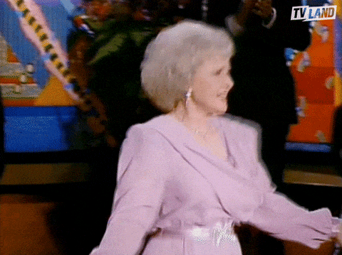 GIF přáníčko k jmeninám s tančící babičkou.