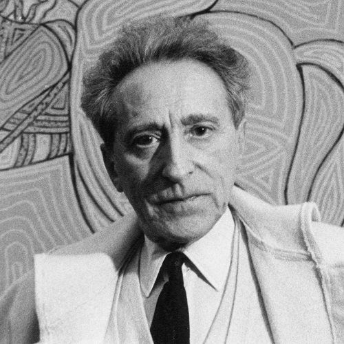 Černobílý portrét staršího Jeana Cocteaua