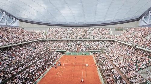 Fotografie kurtu na tenisovém turnaji Roland Garros.