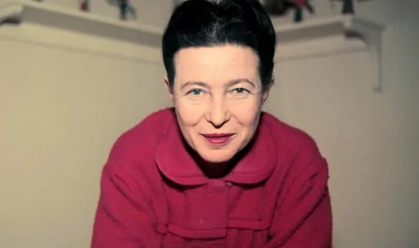 Smějící se Simone de Beauvoir 