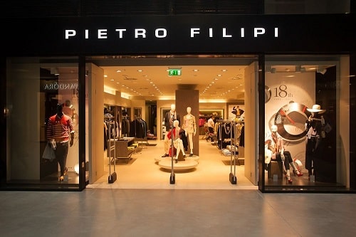 Vchod do módního obchodu "Pietro Filipi".