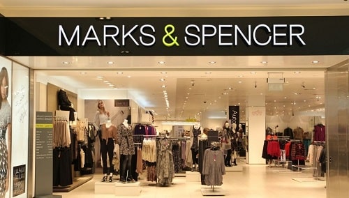 Vchod do obchodu módní značky Marks & Spencer.